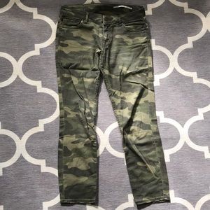 Zara woman size 2 camouflage cotton  jeans crop